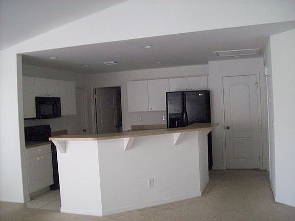 4th image of 1105 Graystone Ave