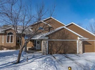 1715 S Aberdeen Cir, Sioux Falls, SD 57106