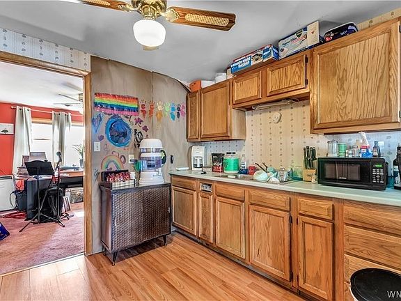 4th image of 635 Loretta St
