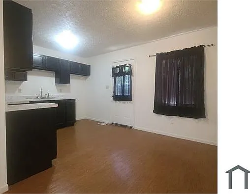 3 bed, 864 sqft, $1,600 — Photo 4