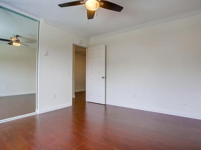 Carlsbad Village Apartments — Photo 9