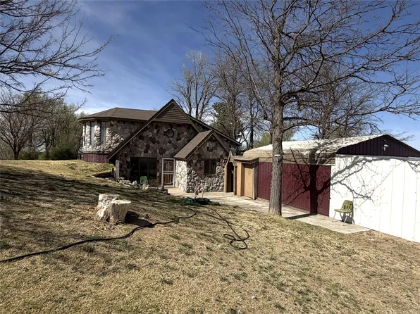 796 Kenneth St, Dodge City, KS 67801