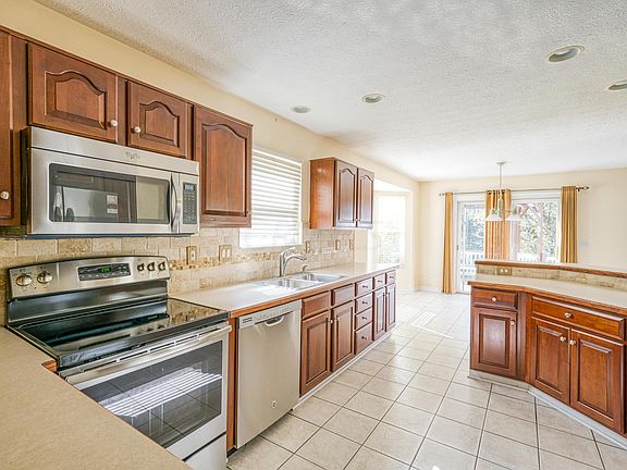 5th image of 4505 Greensbury Dr
