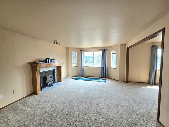3rd image of 11501 5th Ave NE