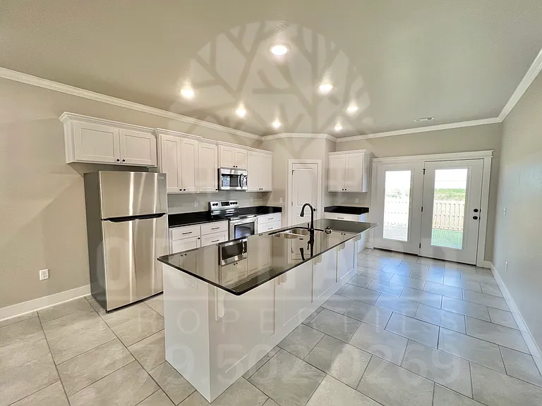 528 Bradford Dr #A — Photo 2