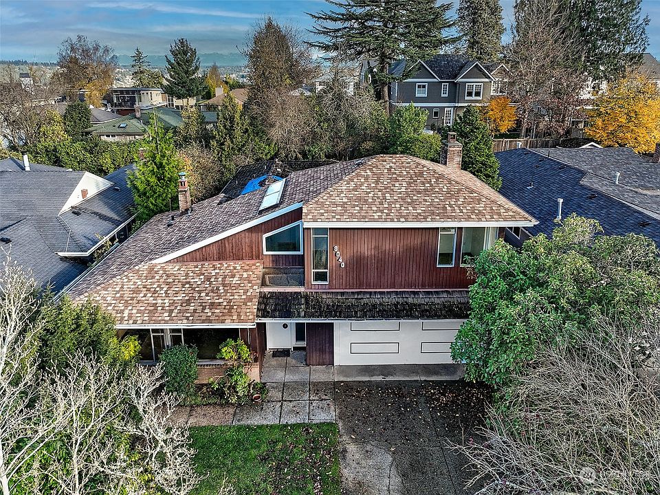 2nd image of 8040 Forest Drive NE