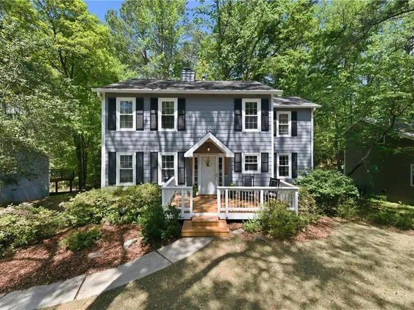 450 Tyson Cir, Roswell, GA 30076