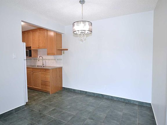 4th image of 635 N 56th Ave SW #303