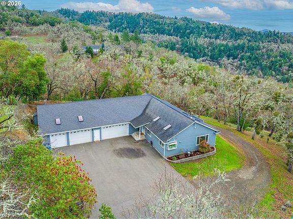3rd image of 658 Ryan Heights Ln