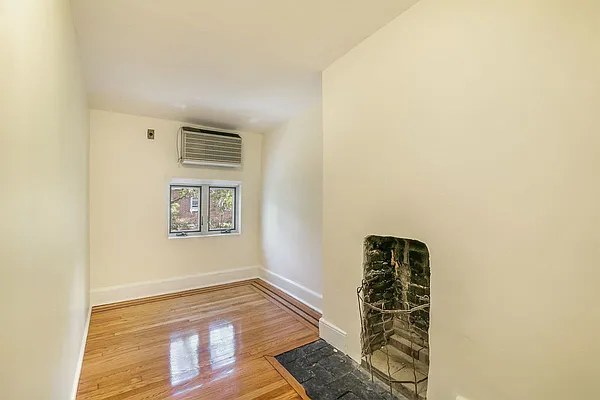 Rented by Compass | media 13