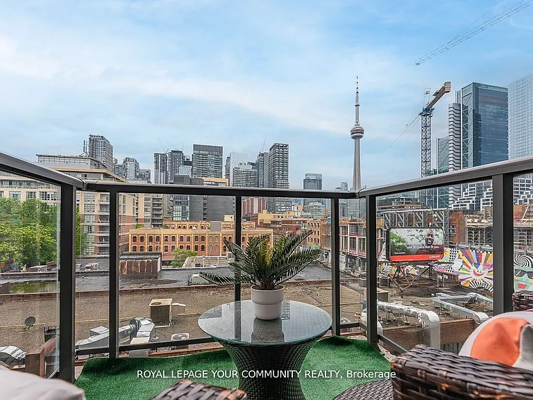 560 King St W #510 — Photo 12