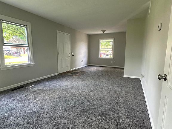 4th image of 2050 S Hadley Rd