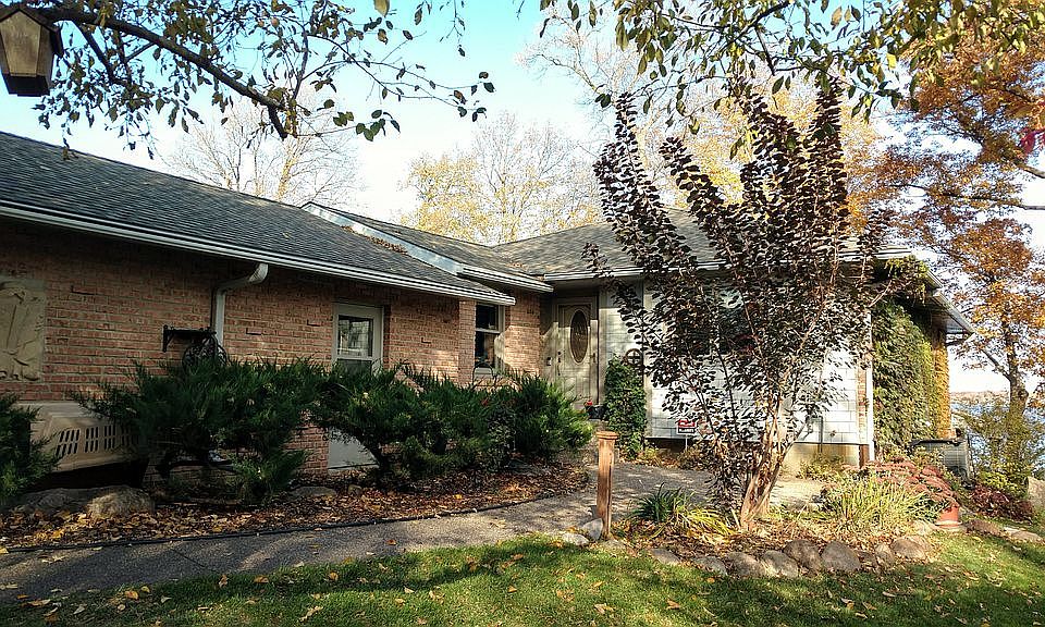 Walkway to front door