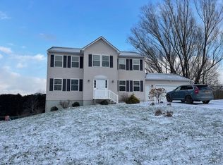 108 Pebblestone Dr, Chittenango, NY 13037