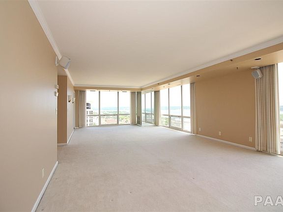 3rd image of 123 SW Jefferson Ave #26E