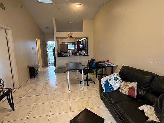 5th image of 2803 Waxy Willow Ln