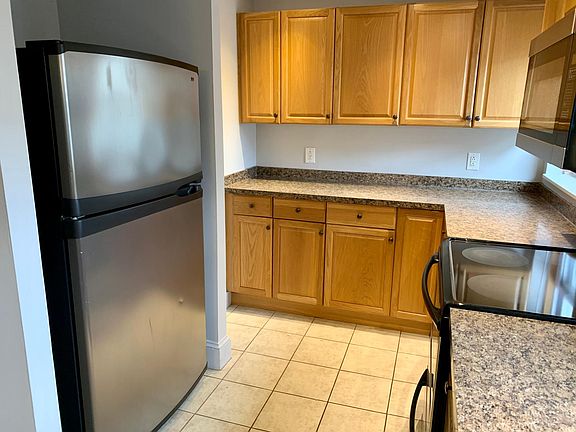 3rd image of 1928 Wallace St APT 3