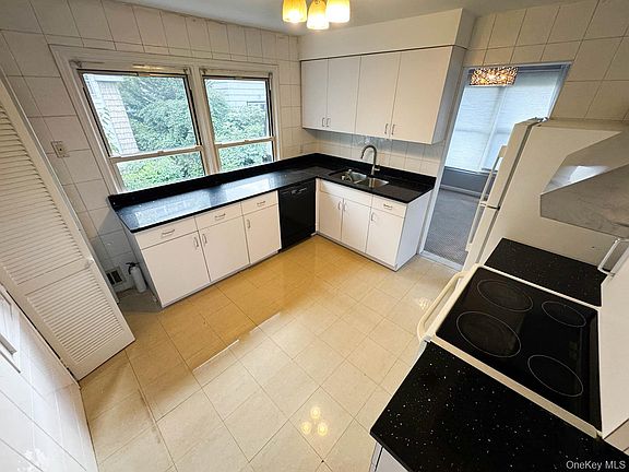 4th image of 15-80 Waters Edge Dr #2