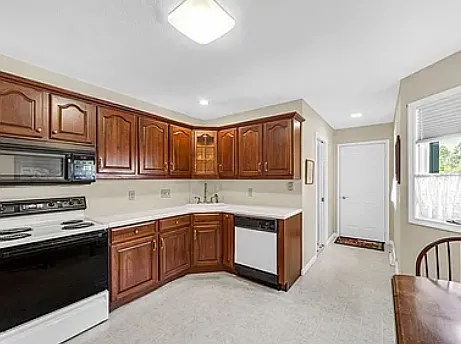 61 Pine Grove Dr #1 — Photo 5