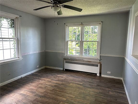 5th image of 262 Grandview Way