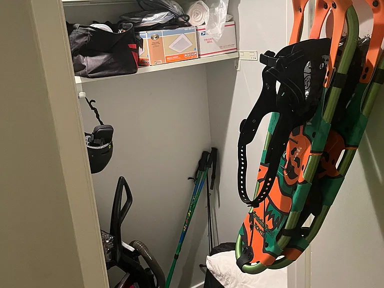 big closet to store skis/snowboards, camping gear, snowshoes, etc!