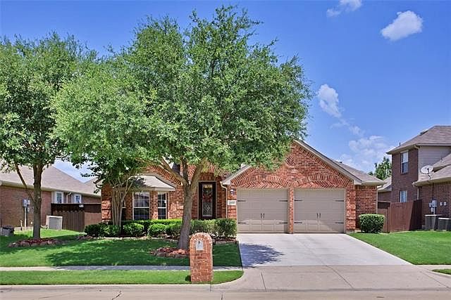1st image of 2441 Chesterwood Dr