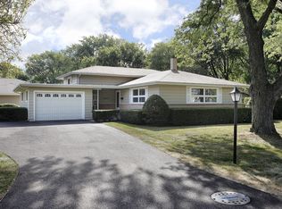 3147 Bellwood Ln, Glenview, IL