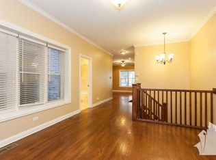 1021 W Ainslie St APT 1, Chicago, IL 60640