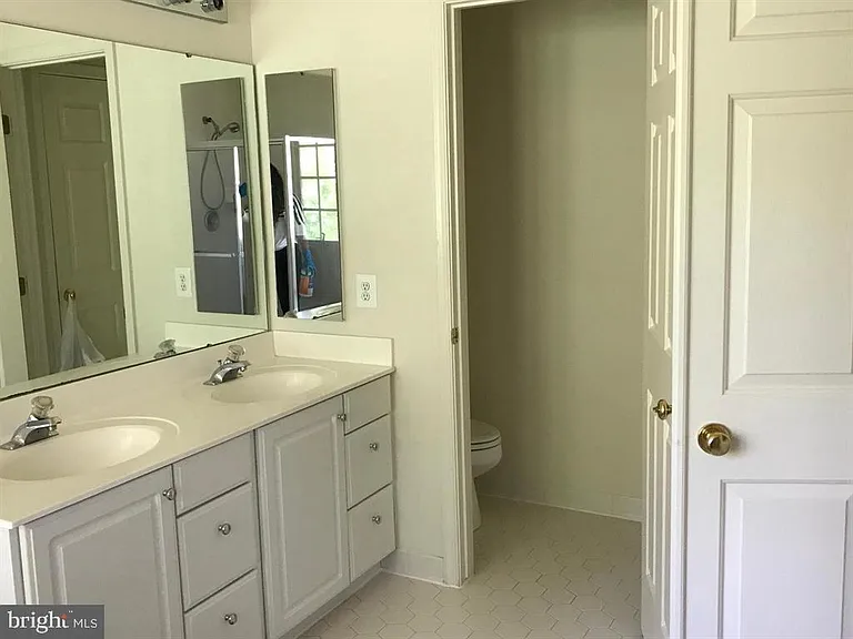 8502 Harvest Oak Dr — Photo 11