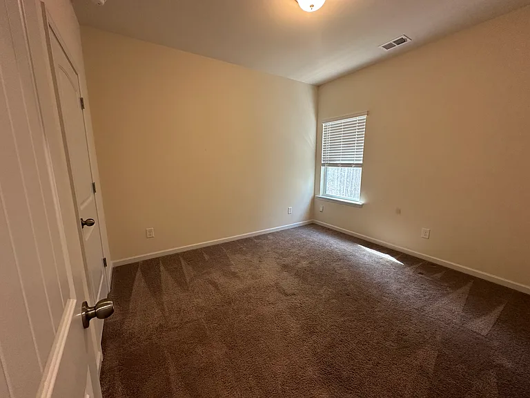 112 Bryon Ln — Photo 16