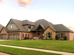 2332 W Beaver Point Dr, Mustang, OK 73064