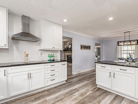 4th image of 997 Harbor View Dr
