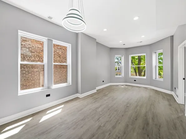 4508 W Congress Pkwy #2, Chicago, IL 60624