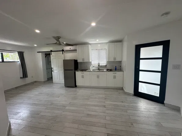 279 SW 10th Ct, Pompano Beach, FL 33060