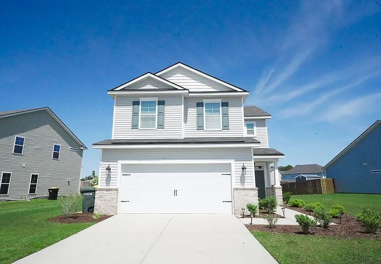 165 Greyfield Cir — Photo 2