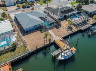 6308 Wisteria Ln, Apollo Beach, FL 33572