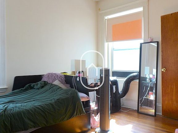 4th image of 88 Naples Rd APT 2