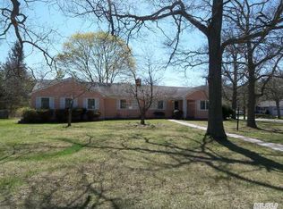 37 Beachfern Rd, Center Moriches, NY 11934