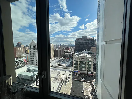 Rented by New York City Moves Team LLC | media 14