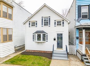 481 8th Ave, Troy, NY 12182