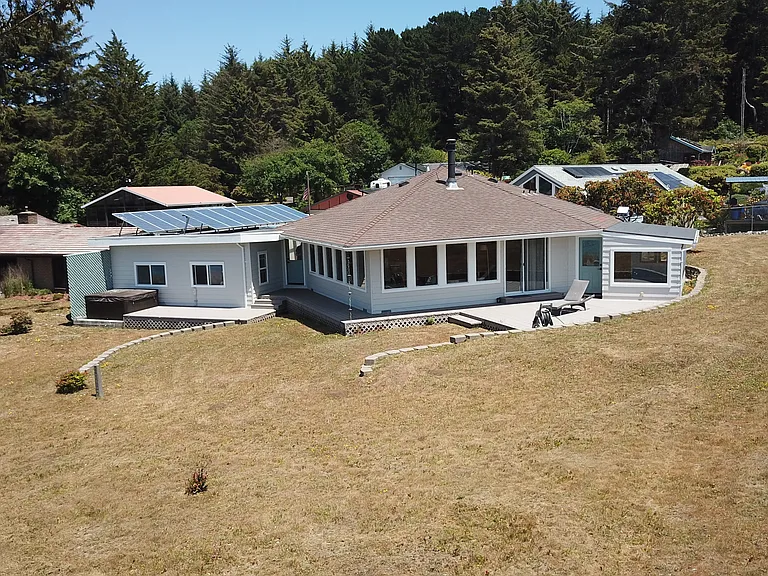 Roundhouse Creek Rd — Photo 2