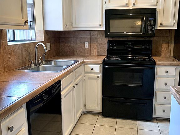 2nd image of 942 Ridgepoint Ct #10-C