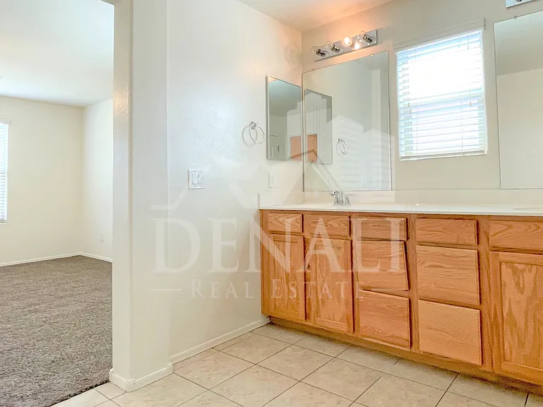 3557 E Erie St — Photo 14