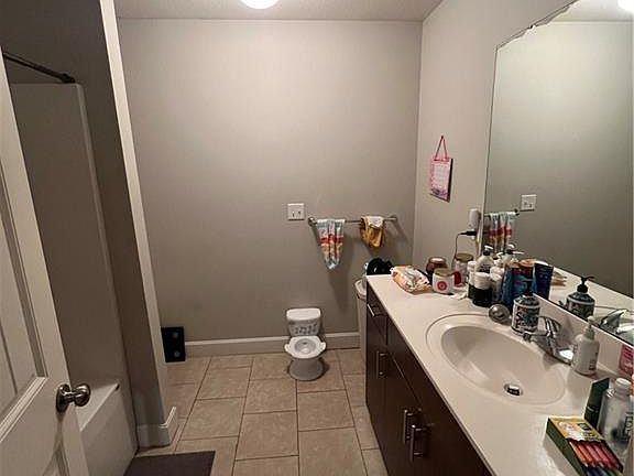 5th image of 9301-9303 N Robinhood Ave