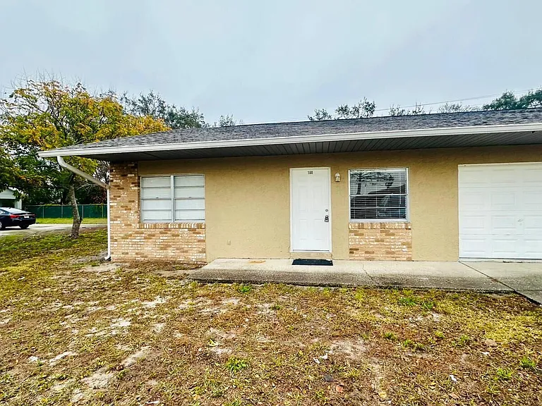 160 Julie Ln — Photo 1
