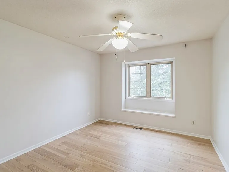 13585 Summit Dr — Photo 16