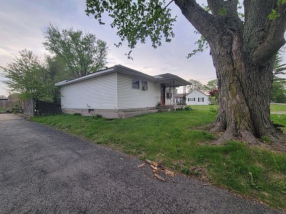 2nd image of 2313 Richards Ln