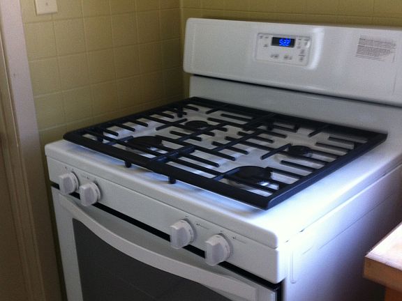 4th image of 1520 Moss St APT 1