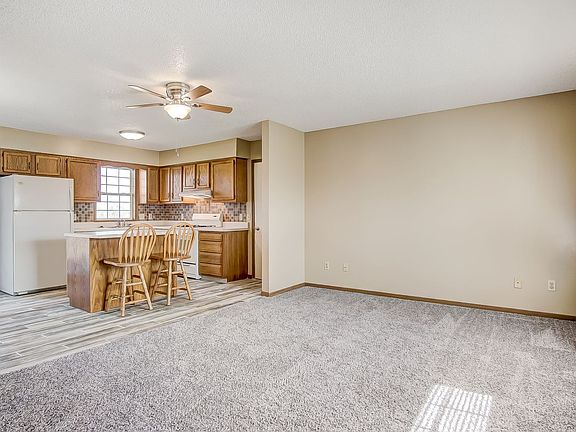 5th image of 730 Graber Ct