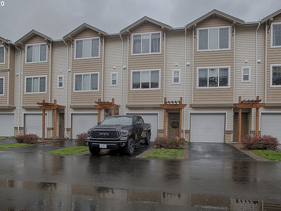 1st image of 10537 NE Cedar Falls Loop